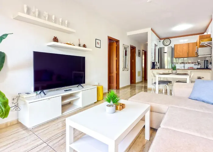 Primavera With Heated Pool Apartmán